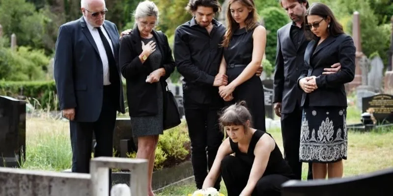 Funeral Etiquette What to Wear | Appropriate Attire Guide